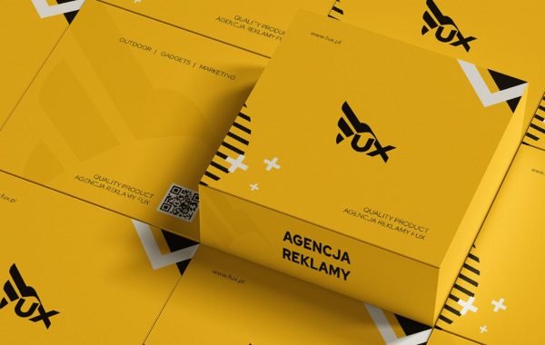 oznakowane opakowanie z logo